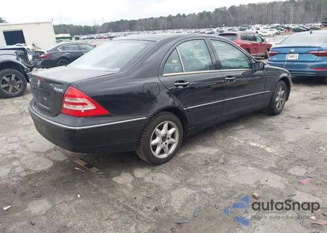 2003 Mercedes-Benz C 240 z USA, uszkodzony, nr VIN WDBRF81J13F427652